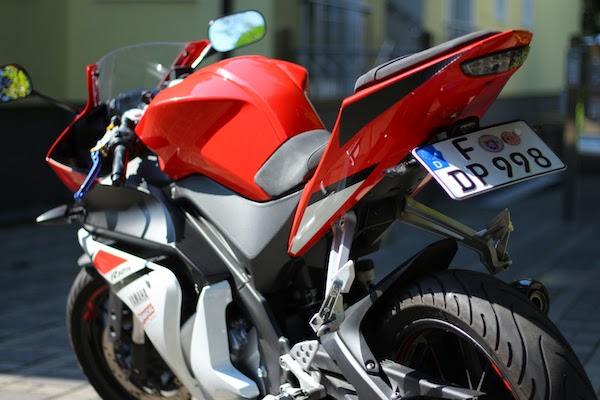 Yamaha YZF-R 125 kennzeichen halter tuning